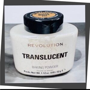 Translucent, loose Baking Powder, Super Matte Fix, Vegan By Makeup REVOLUTION